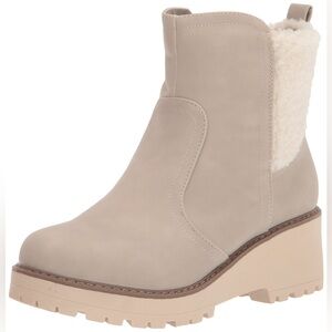 DOLCE VITA Cream Fuzzy Trim Faux Leather Boots Size 1 NIB